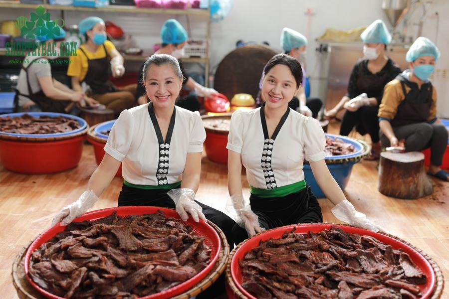 Thịt trâu gác bếp đặc sản của người Tây Bắc