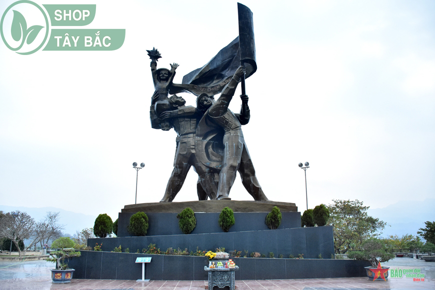 Tượng đài chiến thắng Điện Biên Phủ