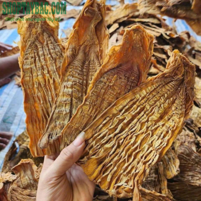 Măng mầm được bà con thu hái đúng vụ, phơi sấy thủ công