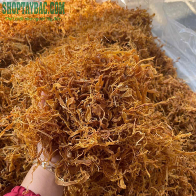 Măng sợi rối được thu hái, chế biến thủ công