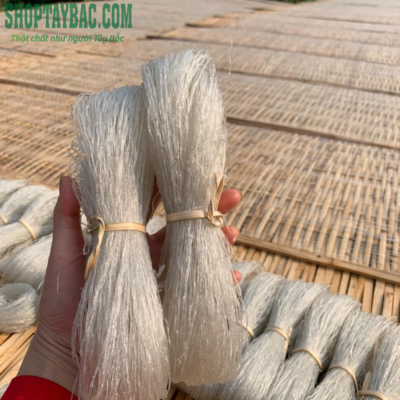 Miến dong được sản xuất thủ công, không pha tạp chất, tẩy màu