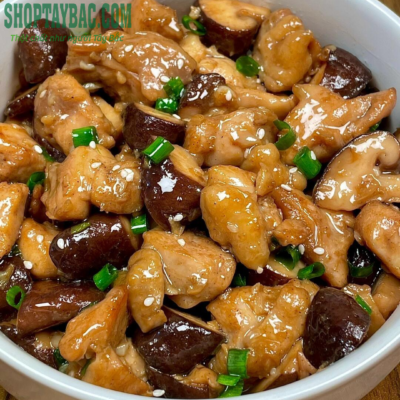 Thịt gà xào nấm hương