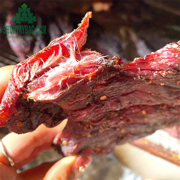 Thịt lợn gác bếp chế biến thủ công