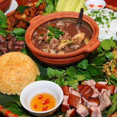 Cỗ lá thịt lợn mán đen