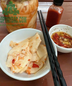Măng tre ngâm tỏi ớt ăn kèm