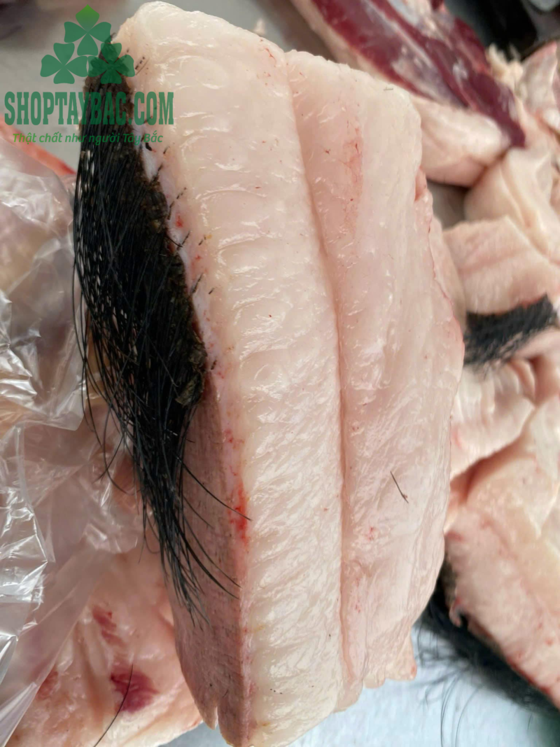 Mỡ lợn đen Tây Bắc (chai 1kg)