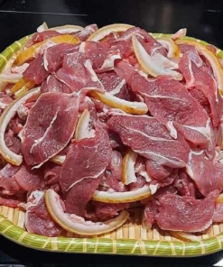 Thịt nai nuôi thả đỏ tươi, mềm ngọt đặc trưng
