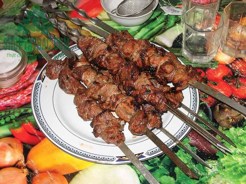 Thịt ngựa nướng xiên