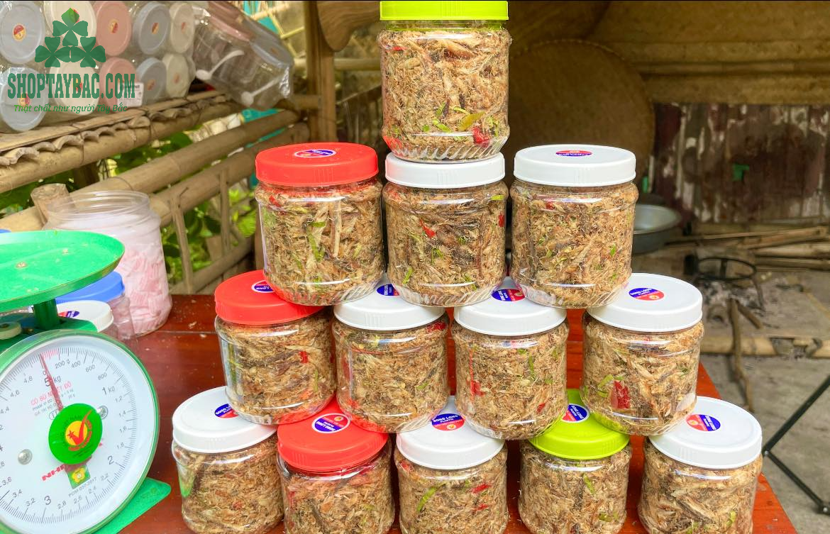 Cá kho giã ớt chế biến hoàn toàn thủ công