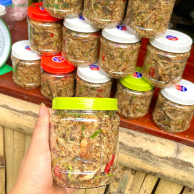 Cá khô giã ớt đóng hộp