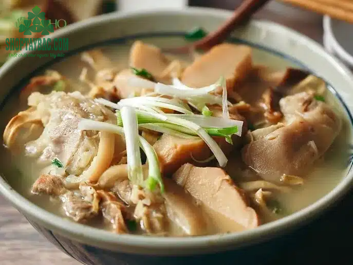 Canh măng lưỡi lợn ninh xương