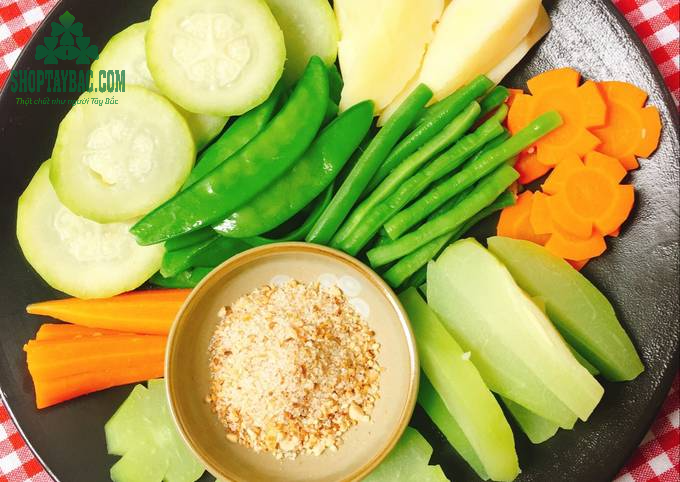 Củ quả luộc chấm muối lạc vừng