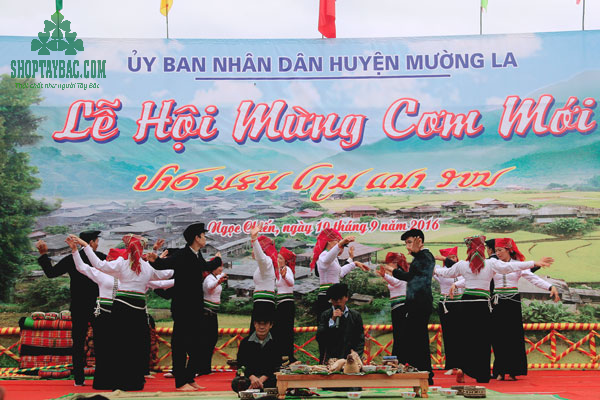 Lễ hội mừng cơm mới của người dân tộc Dao
