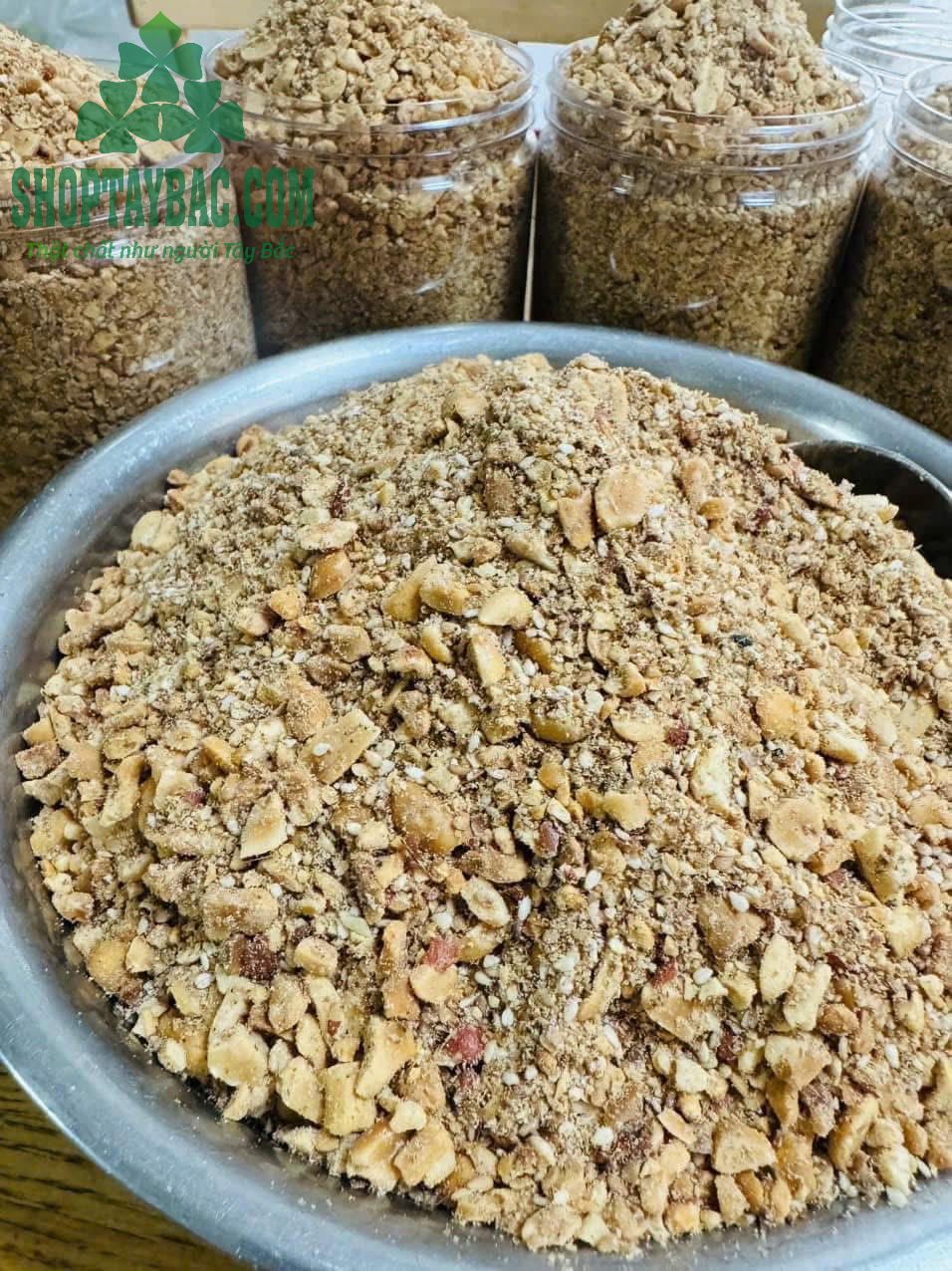 Muối lạc vừng ăn kèm hoặc để chấm rau củ luộc