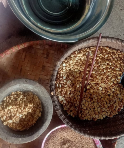 Muối lạc vừng chế biến thủ công