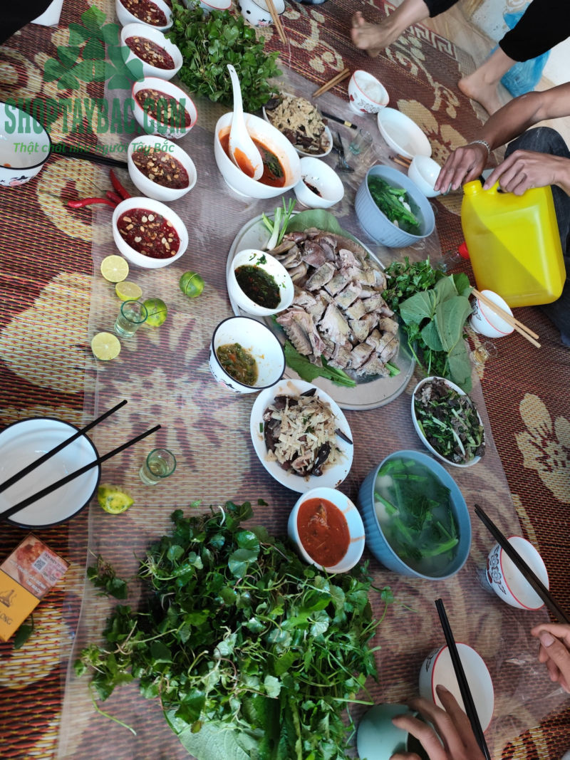 Rượu Ngô Men Lá Hạ Thổ Hà Giang (1 lít)