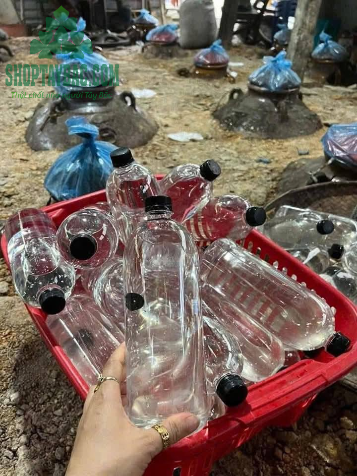 Rượu ngô men lá hạ thổ đóng chai 1 lít