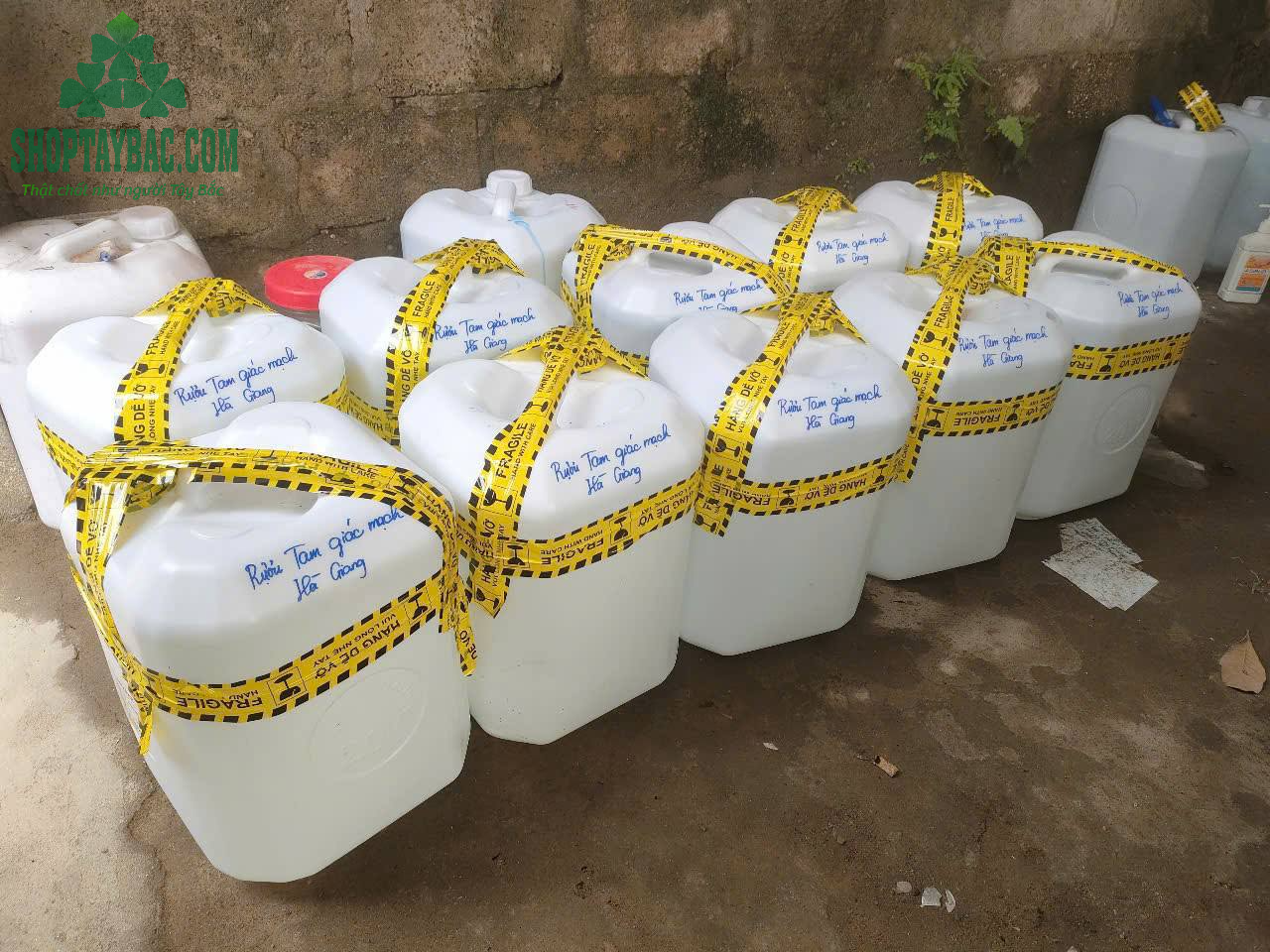 Rượu tam giác mạch đóng can 20 lít