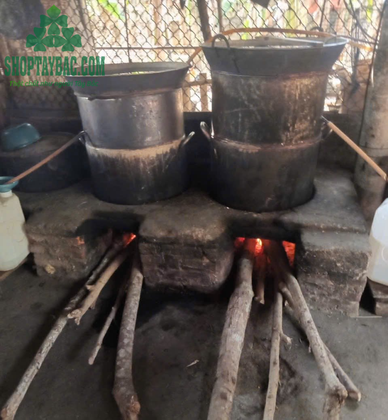Rượu tam giác mạch Hà Giang (1 lít)