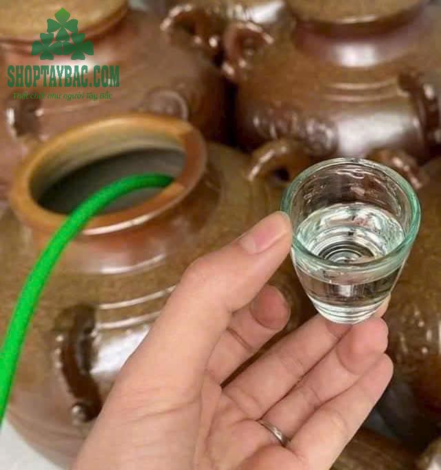 Rượu tam giác mạch Hà Giang (1 lít)