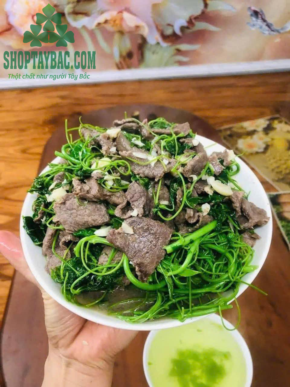 Thịt bò xào rau rừng