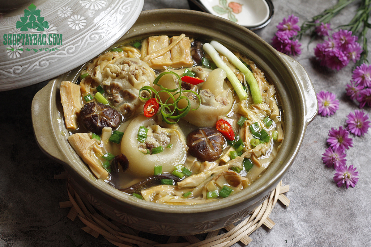 Măng khô hầm giò heo ngon đúng điệu