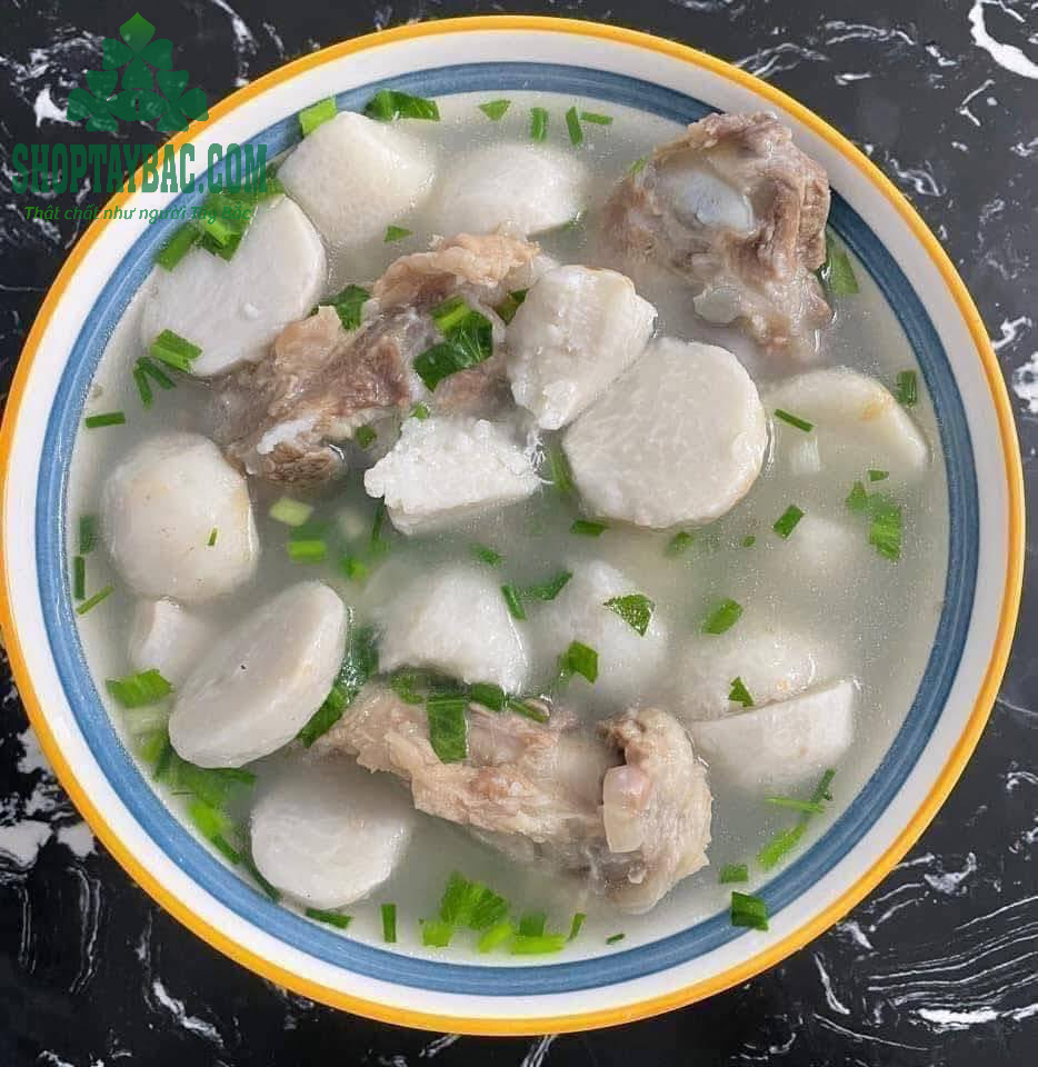 Canh khoai sọ nấu xương