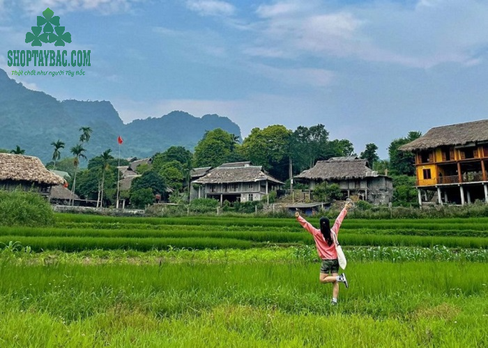 Cao Phong được nhiều khách du lịch chọn là nơi nghỉ dưỡng vì thiên nhiên trong lành, mát mẻ quanh năm