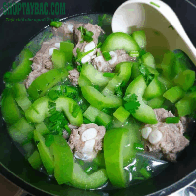 Canh bí phấn trắng nấu xương