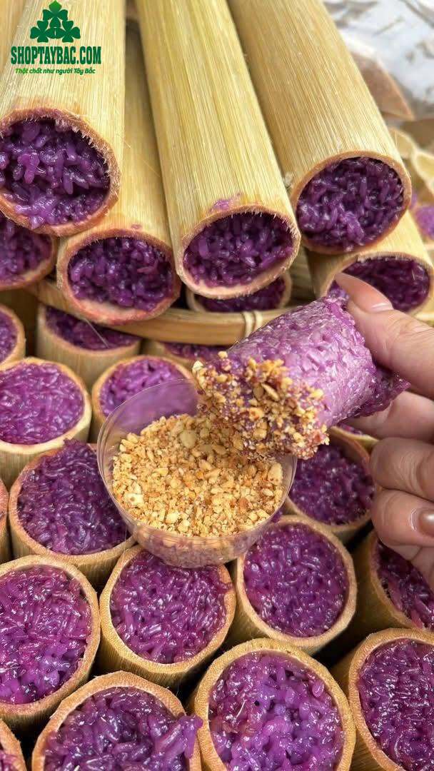 Cơm lam chấm muối vừng thơm ngon, hợp vị
