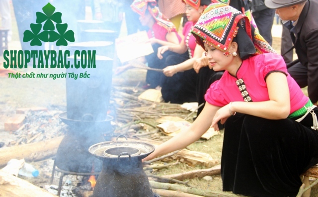 Hội thi nấu xôi nếp nương của người Thái ở Tây Bắc