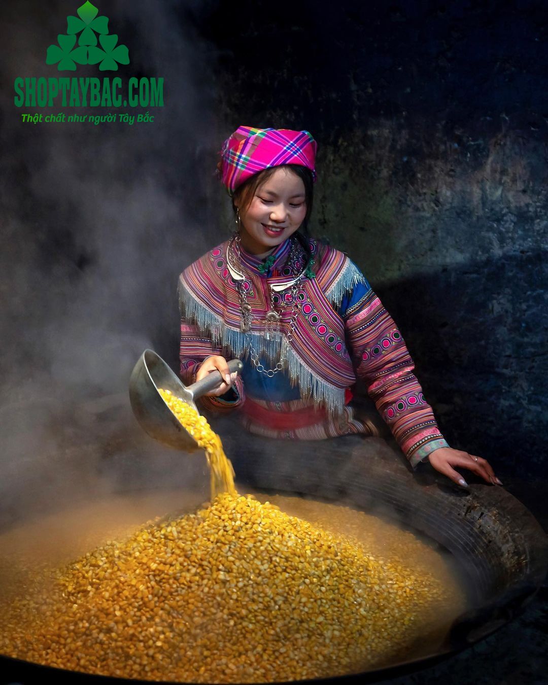 Rượu ngô men lá được nấu thủ công